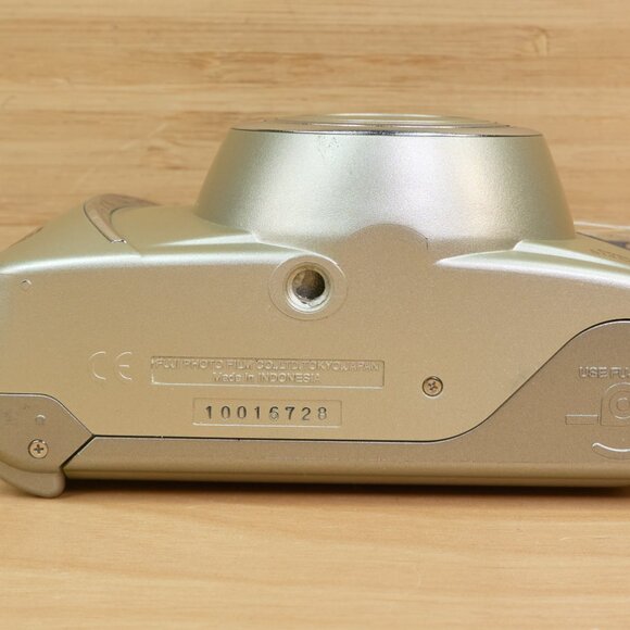 Fujifilm Discovery S1450 Zoom Date / 35mm Film Camera / Point and Shoot / Tested - Picture 8 of 9